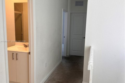 Купить таунхаус в Хомстед, Флорида 3 спальни, 157.38м2, № 2081129 - фото 11