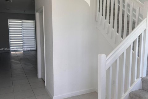 Купить таунхаус в Хомстед, Флорида 3 спальни, 157.38м2, № 2081129 - фото 2