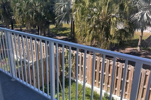 Купить таунхаус в Хомстед, Флорида 3 спальни, 157.38м2, № 2081129 - фото 16