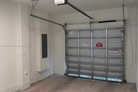 Купить таунхаус в Хомстед, Флорида 3 спальни, 157.38м2, № 2081129 - фото 24