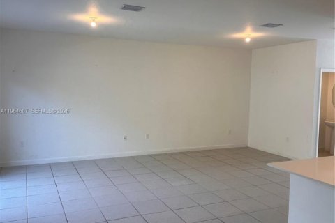 Купить таунхаус в Хомстед, Флорида 3 спальни, 157.38м2, № 2081129 - фото 6