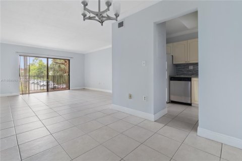 Copropriété à louer à Miami, Floride: 1 chambre, 69.68 m2 № 1882394 - photo 1
