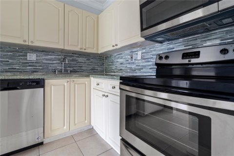 Copropriété à louer à Miami, Floride: 1 chambre, 69.68 m2 № 1882394 - photo 5