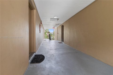 Copropriété à louer à Miami, Floride: 1 chambre, 69.68 m2 № 1882394 - photo 10