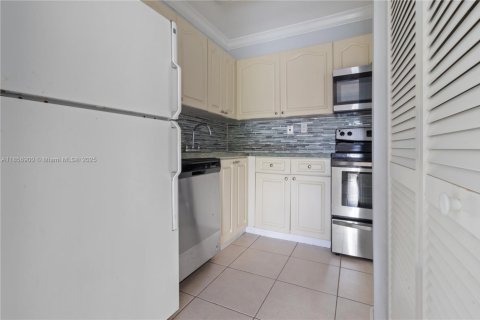 Copropriété à louer à Miami, Floride: 1 chambre, 69.68 m2 № 1882394 - photo 4