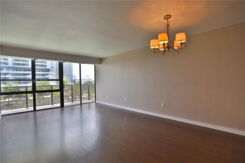 Copropriété à louer à Miami, Floride: 2 chambres, 91.97 m2 № 2023937 - photo 8