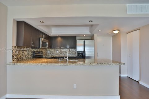 Copropriété à louer à Miami, Floride: 2 chambres, 91.97 m2 № 2023937 - photo 5