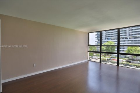 Copropriété à louer à Miami, Floride: 2 chambres, 91.97 m2 № 2023937 - photo 9