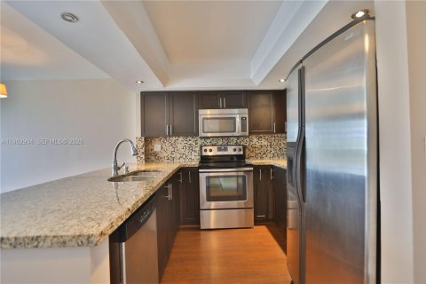 Copropriété à louer à Miami, Floride: 2 chambres, 91.97 m2 № 2023937 - photo 7