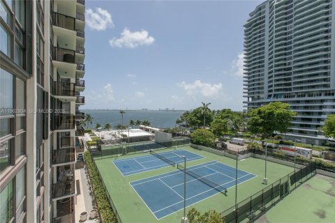 Copropriété à louer à Miami, Floride: 2 chambres, 91.97 m2 № 2023937 - photo 2