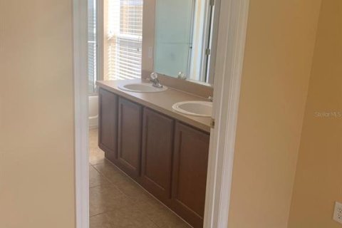 Condo in Orlando, Florida, 2 bedrooms  № 1879654 - photo 16