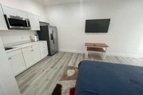 Immobilier commercial à louer à Miami, Floride: 1 chambre, 37.16 m2 № 2401648 - photo 6