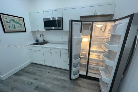 Immobilier commercial à louer à Miami, Floride: 1 chambre, 37.16 m2 № 2401648 - photo 9