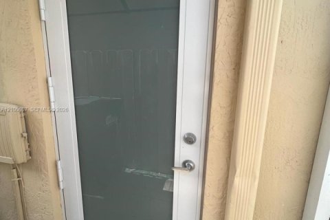 Immobilier commercial à louer à Miami, Floride: 1 chambre, 37.16 m2 № 2401648 - photo 10