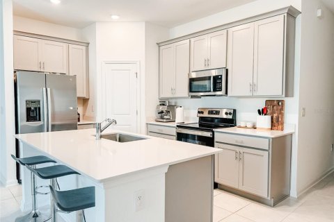 House in Groveland, Florida 3 bedrooms, 143.07 sq.m. № 2229970 - photo 2
