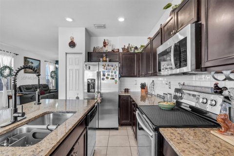 House in Homestead, Florida 4 bedrooms, 151.62 sq.m. № 2045968 - photo 9