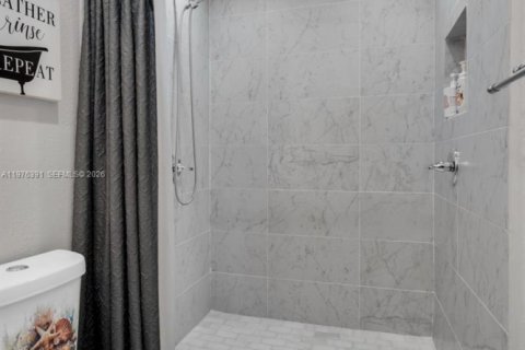 House in Homestead, Florida 4 bedrooms, 151.62 sq.m. № 2045968 - photo 15