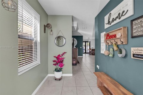 House in Homestead, Florida 4 bedrooms, 151.62 sq.m. № 2045968 - photo 11