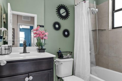 House in Homestead, Florida 4 bedrooms, 151.62 sq.m. № 2045968 - photo 28