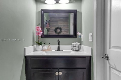 House in Homestead, Florida 4 bedrooms, 151.62 sq.m. № 2045968 - photo 29