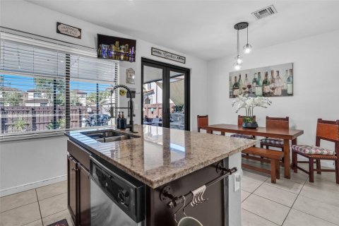 House in Homestead, Florida 4 bedrooms, 151.62 sq.m. № 2045968 - photo 8