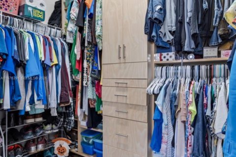 House in Homestead, Florida 4 bedrooms, 151.62 sq.m. № 2045968 - photo 22