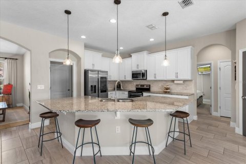 House in Apopka, Florida 4 bedrooms, 230.86 sq.m. № 1902381 - photo 13