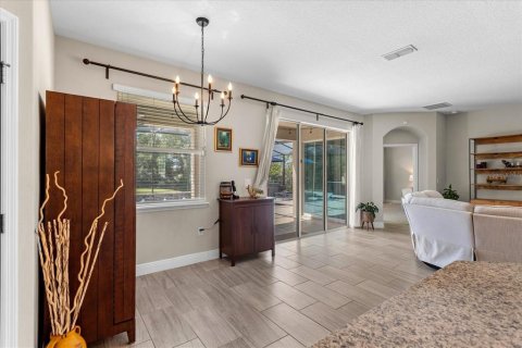 House in Apopka, Florida 4 bedrooms, 230.86 sq.m. № 1902381 - photo 17