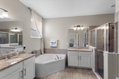 House in Apopka, Florida 4 bedrooms, 230.86 sq.m. № 1902381 - photo 20