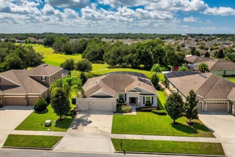 House in Apopka, Florida 4 bedrooms, 230.86 sq.m. № 1902381 - photo 2