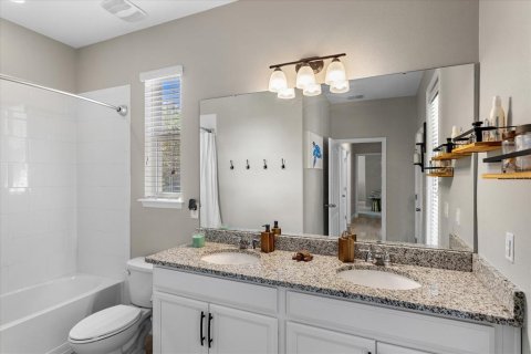 House in Apopka, Florida 4 bedrooms, 230.86 sq.m. № 1902381 - photo 25