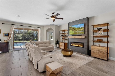 House in Apopka, Florida 4 bedrooms, 230.86 sq.m. № 1902381 - photo 10