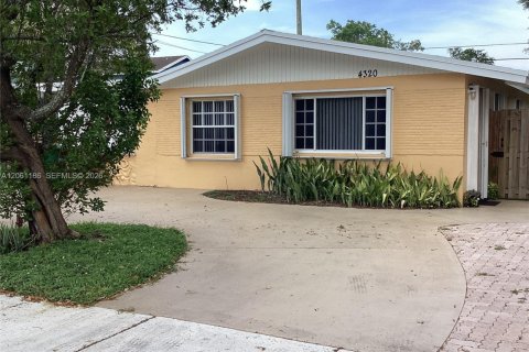 Villa ou maison à vendre à Davie, Floride: 3 chambres, 117.52 m2 № 2273794 - photo 5