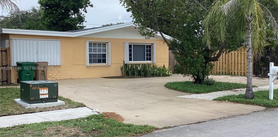 Villa ou maison à Davie, Floride 3 chambres, 117.52 m2 № 2273794