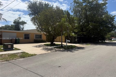 Villa ou maison à vendre à Davie, Floride: 3 chambres, 117.52 m2 № 2273794 - photo 10