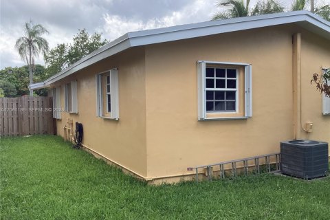 Villa ou maison à vendre à Davie, Floride: 3 chambres, 117.52 m2 № 2273794 - photo 8