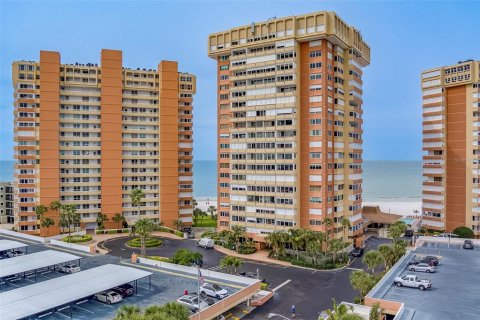Condominio en alquiler en Redington Shores, Florida, 1 dormitorio, 98.48 m2 № 1615375 - foto 1