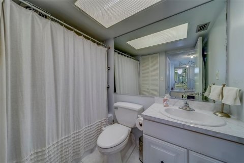 Condominio en alquiler en Redington Shores, Florida, 1 dormitorio, 98.48 m2 № 1615375 - foto 22