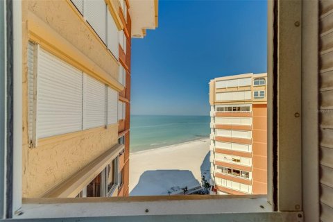 Condominio en alquiler en Redington Shores, Florida, 1 dormitorio, 98.48 m2 № 1615375 - foto 17