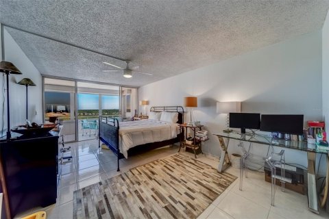 Condominio en alquiler en Redington Shores, Florida, 1 dormitorio, 98.48 m2 № 1615375 - foto 18