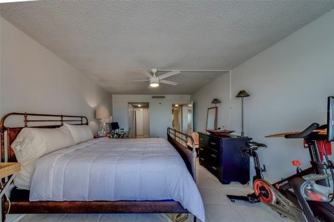 Condominio en alquiler en Redington Shores, Florida, 1 dormitorio, 98.48 m2 № 1615375 - foto 20