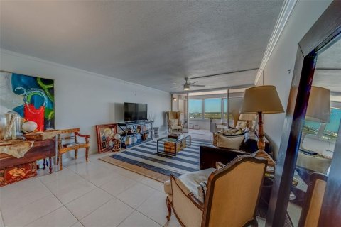 Condominio en alquiler en Redington Shores, Florida, 1 dormitorio, 98.48 m2 № 1615375 - foto 12