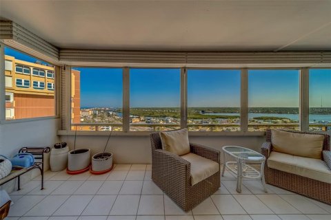 Condominio en alquiler en Redington Shores, Florida, 1 dormitorio, 98.48 m2 № 1615375 - foto 15