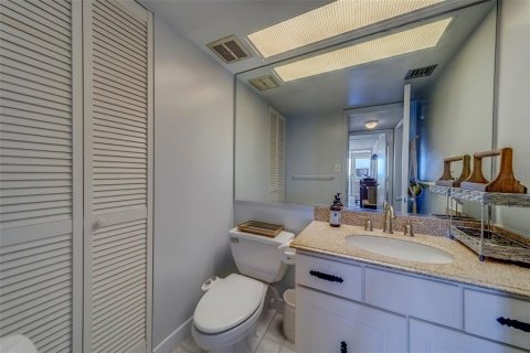 Condominio en alquiler en Redington Shores, Florida, 1 dormitorio, 98.48 m2 № 1615375 - foto 23