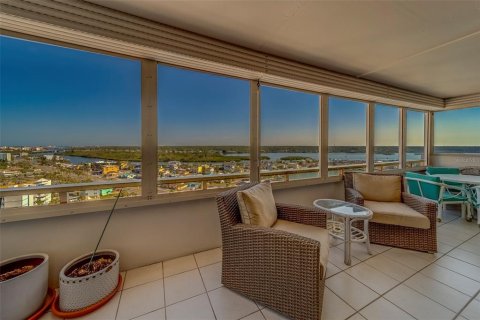 Condominio en alquiler en Redington Shores, Florida, 1 dormitorio, 98.48 m2 № 1615375 - foto 29