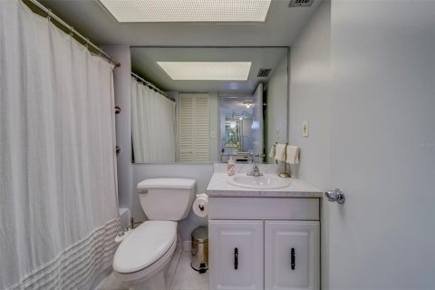 Condominio en alquiler en Redington Shores, Florida, 1 dormitorio, 98.48 m2 № 1615375 - foto 21