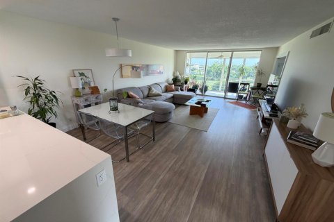 Copropriété à vendre à Pompano Beach, Floride: 3 chambres, 129.13 m2 № 2252417 - photo 8