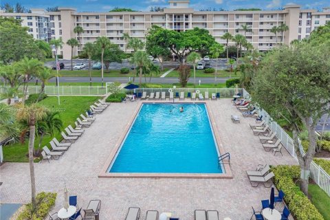 Copropriété à vendre à Pompano Beach, Floride: 3 chambres, 129.13 m2 № 2252417 - photo 26