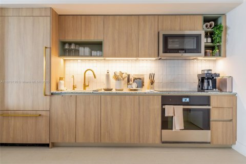 Condominio en alquiler en Miami, Florida, 3 dormitorios, 115.76 m2 № 2012170 - foto 14