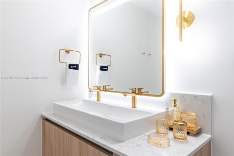 Condominio en alquiler en Miami, Florida, 3 dormitorios, 115.76 m2 № 2012170 - foto 30